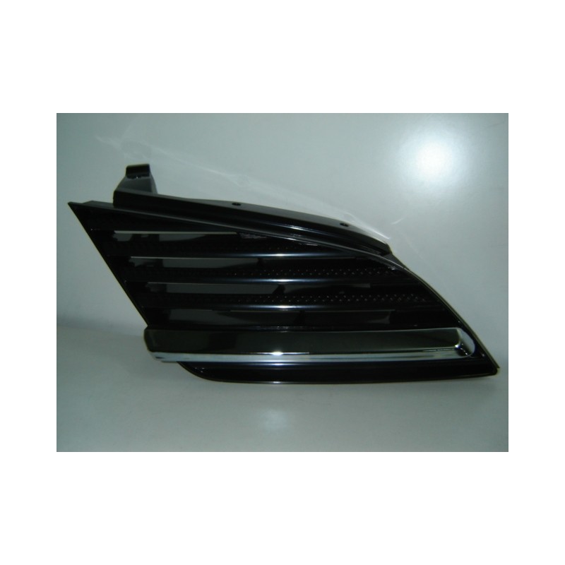 NISSAN PRIMERA 02-* GRELHA DIREITO